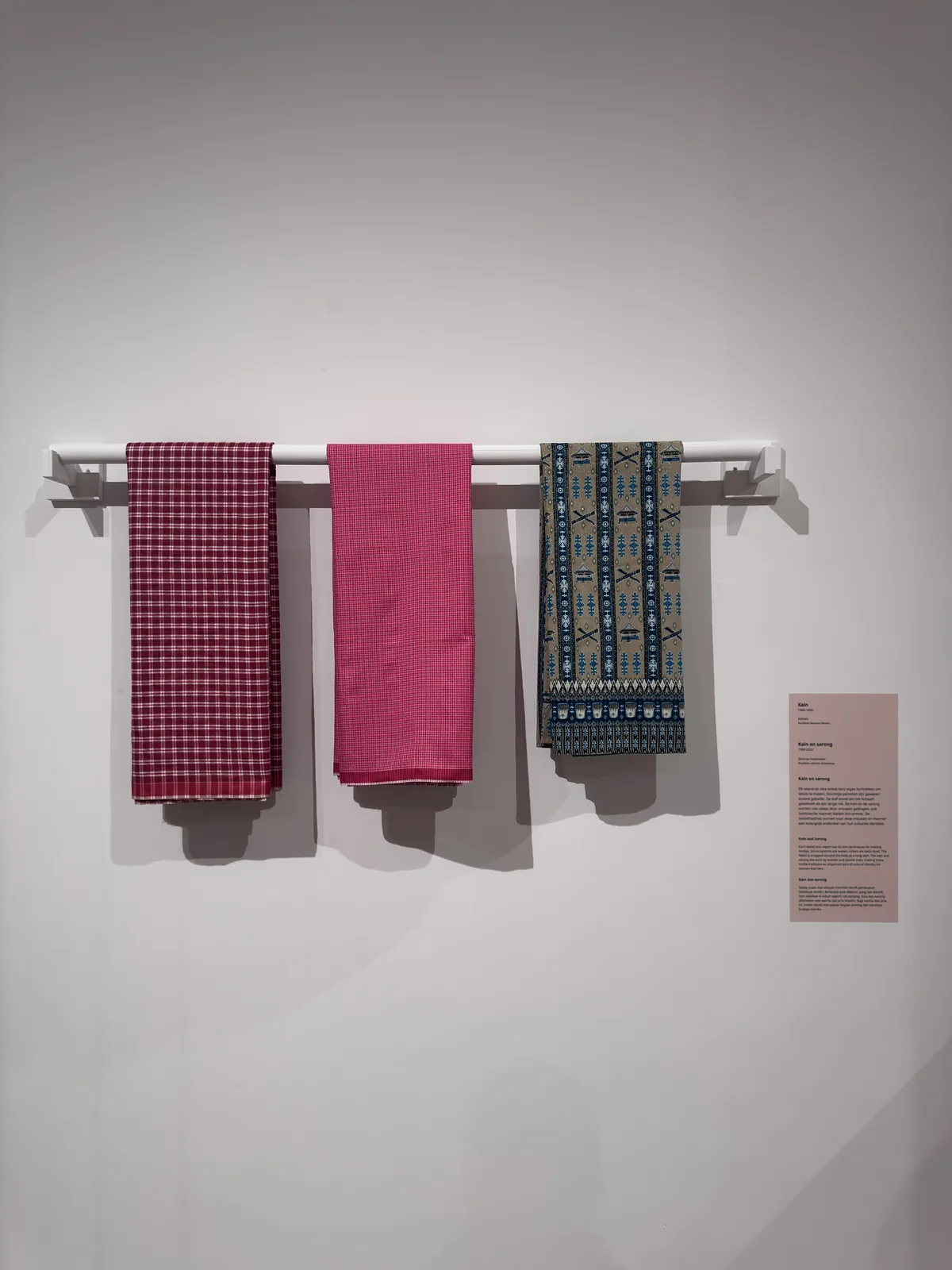 kain en sarong uit tentoonstelling ketahanan