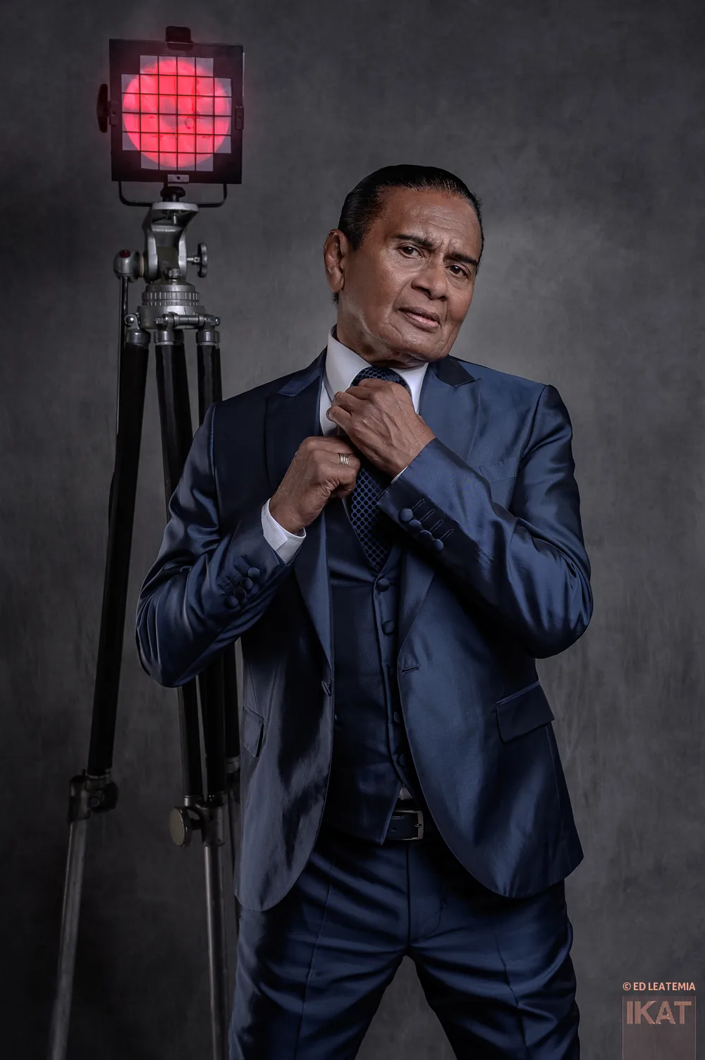 Portret bij Werk 01 uit ROLE MODELS van Ed Leatemia