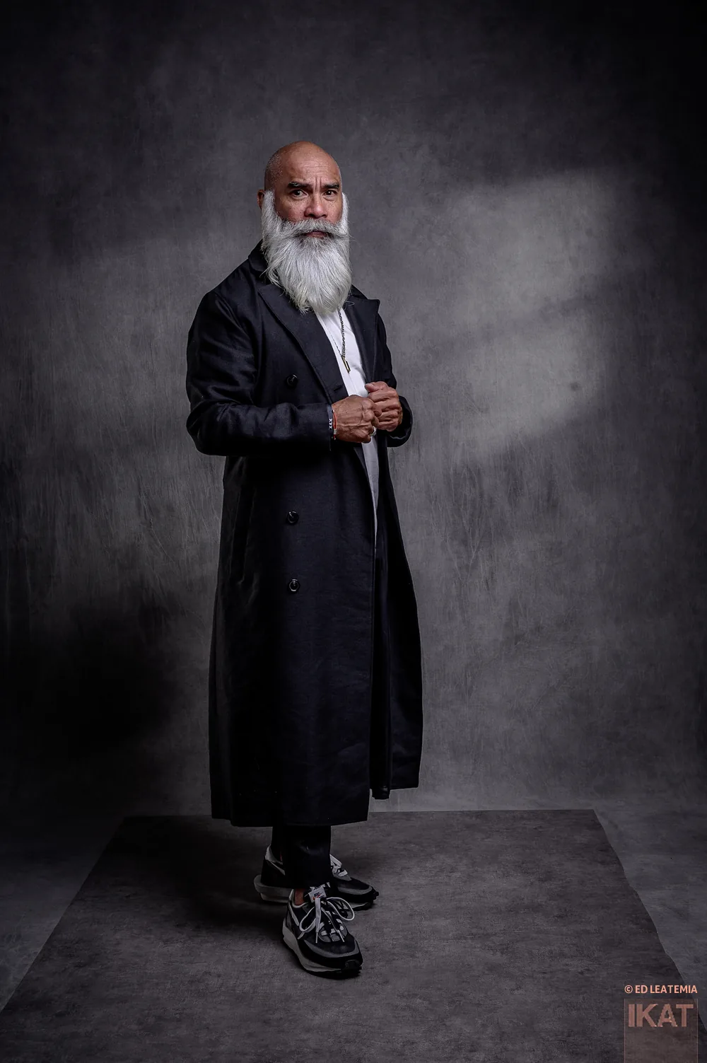 Portret bij Werk 05 uit ROLE MODELS van Ed Leatemia
