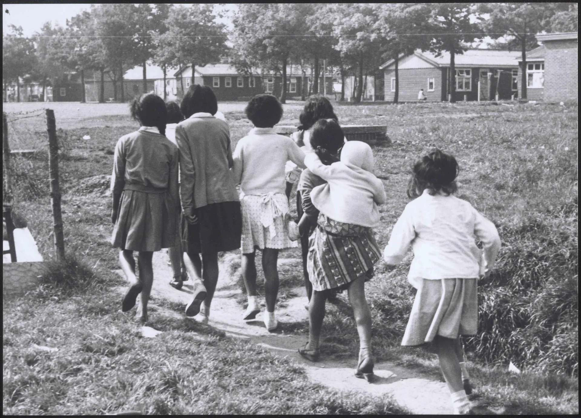 Groepje meisjes bij Kamp Schattenberg, 1958, collectie Drents Museum