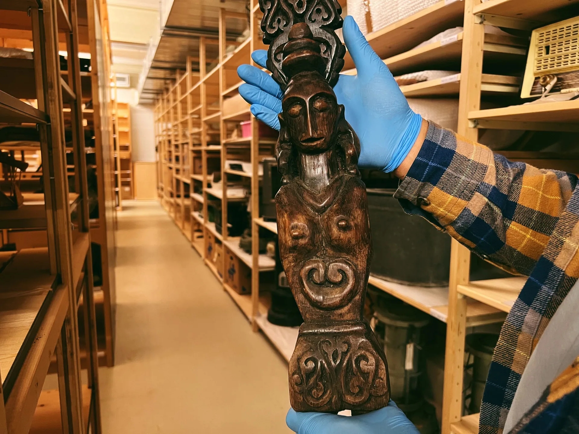 Reïnda Hully, conservator, Museum Maluku, metaafhof, depot, Rotterdam