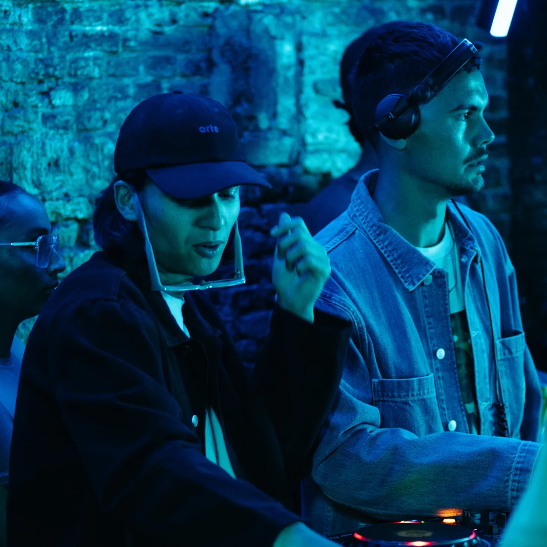 Zo comfortabel, remake, SirOJ, Jiggy Djé, Wudstik, Elijaz, Sterre , JAEL, JONES, Sim Fane
